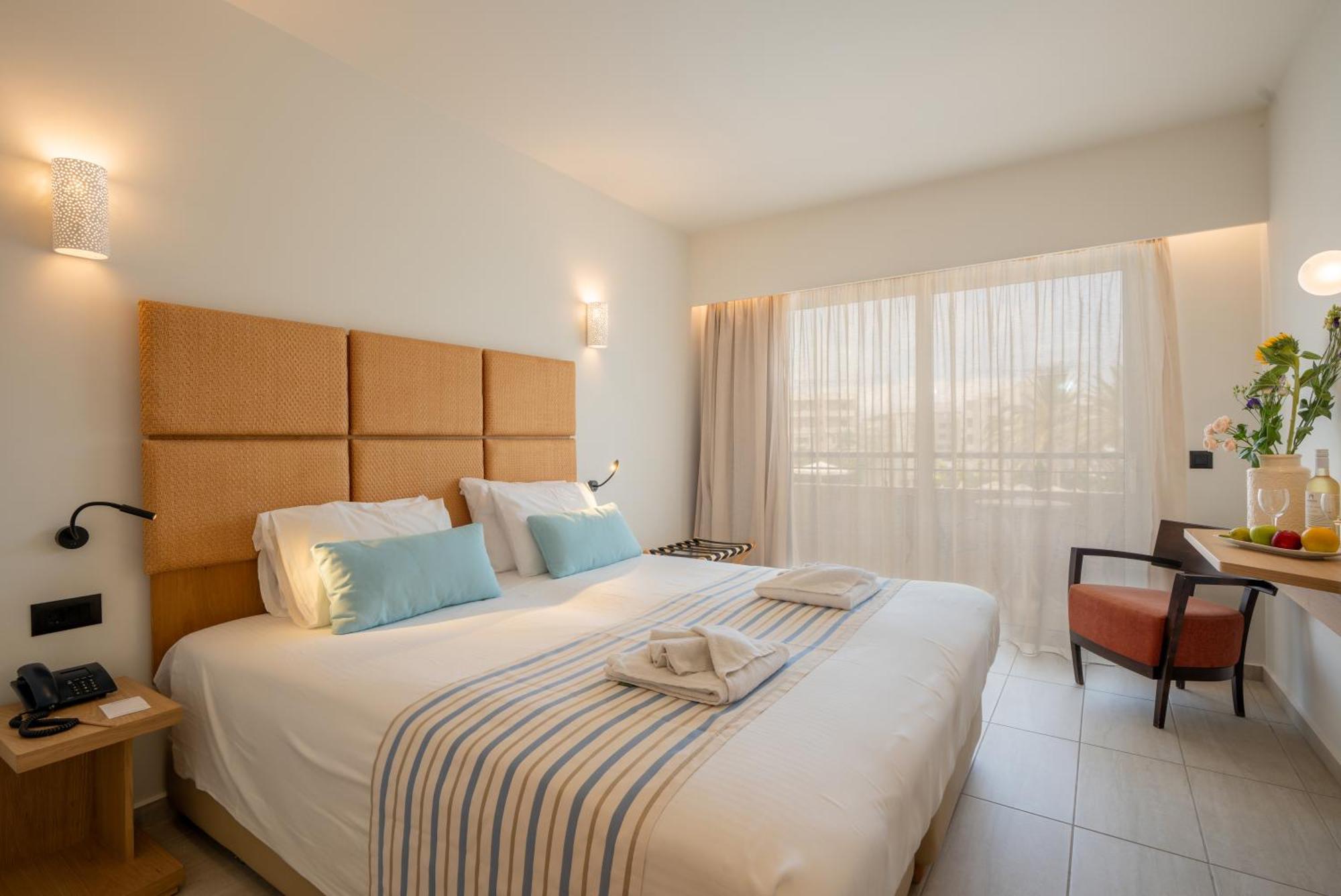 Minos Hotel 레팀노 외부 사진
