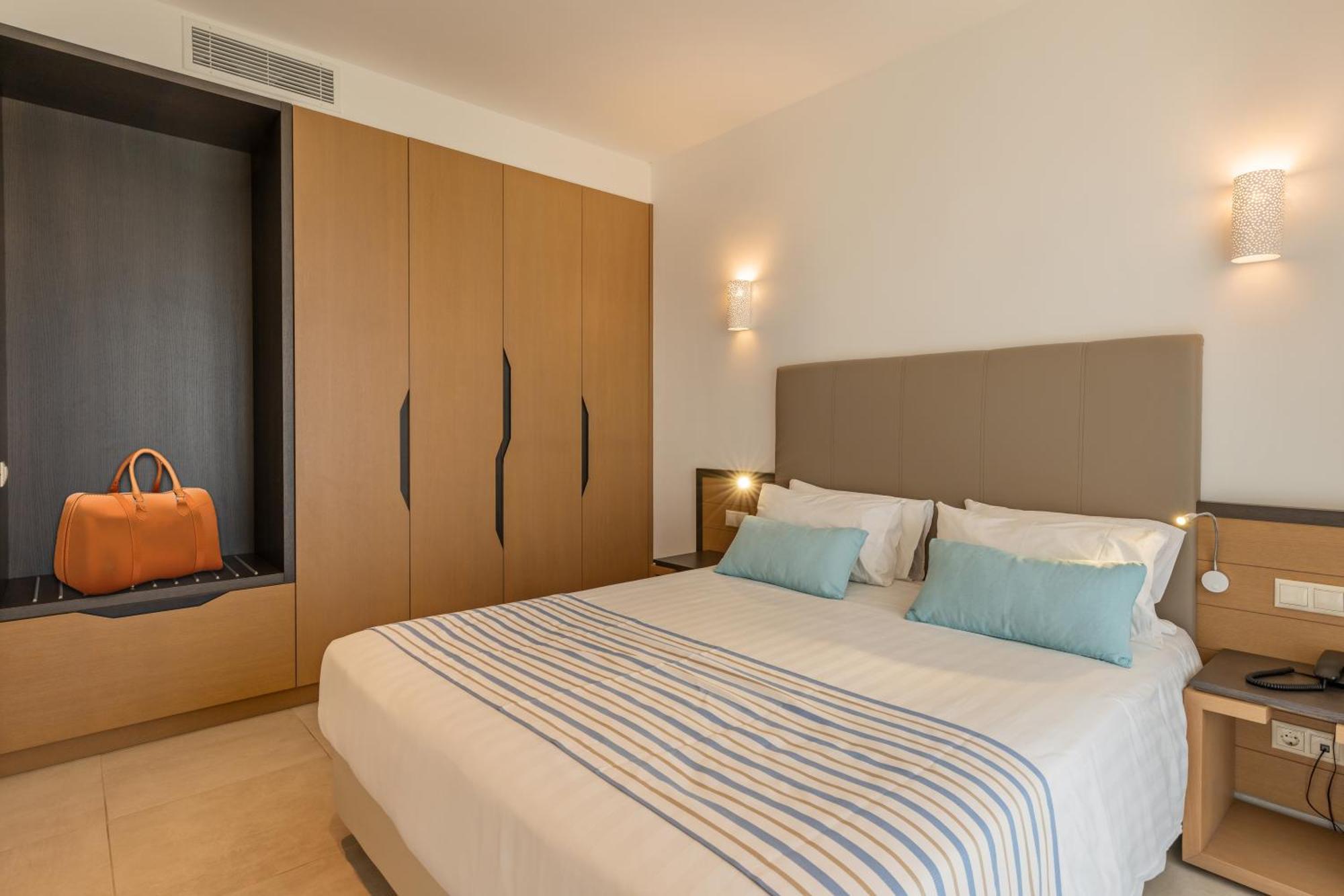 Minos Hotel 레팀노 외부 사진