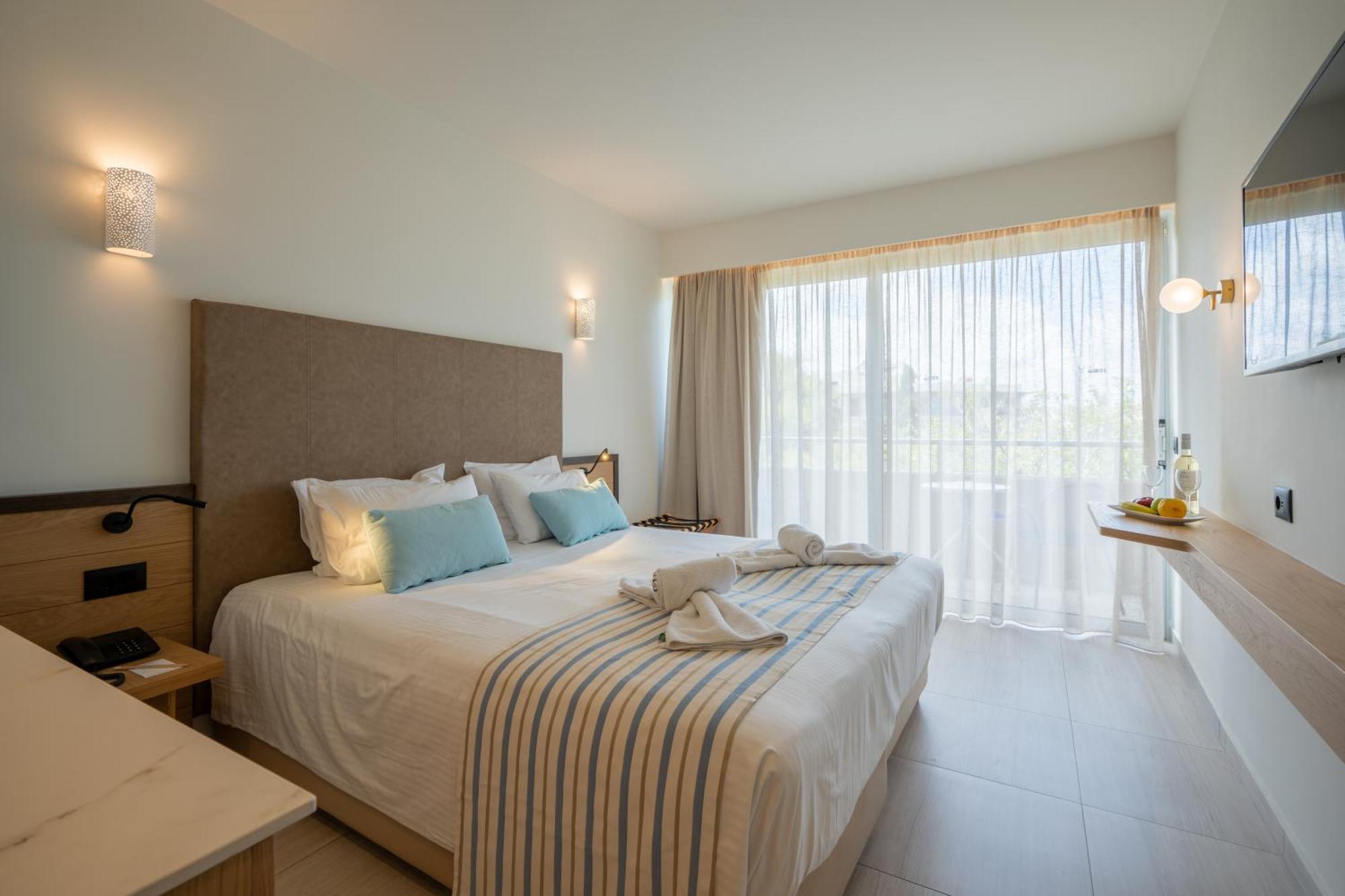Minos Hotel 레팀노 외부 사진